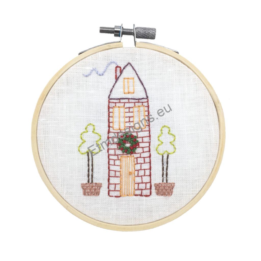 French knots video tutorial 3 Christmas house with a wreath hand embroidery