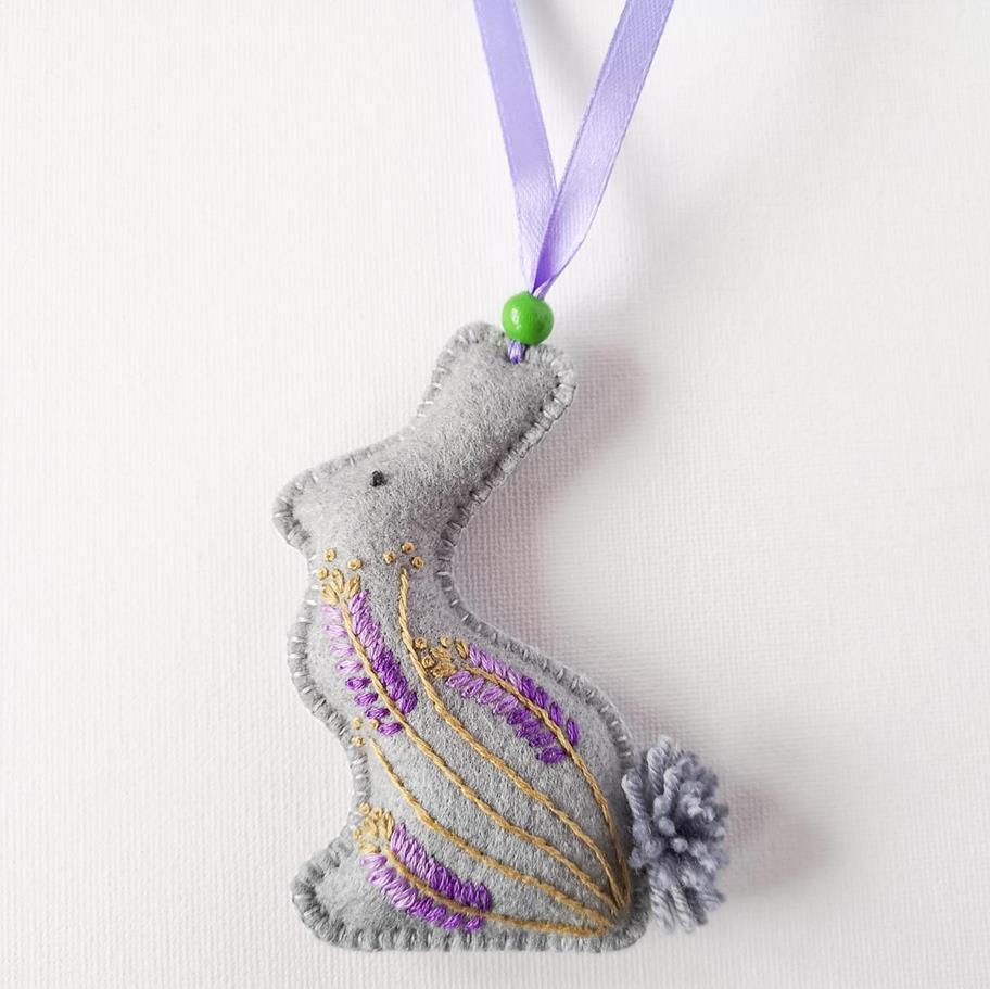Blanket stitch sewing video tutorial 4 Easter bunny felt decoration with hand embroidered lavender