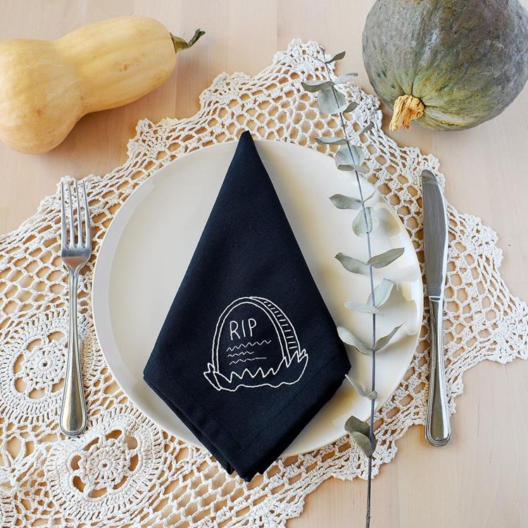 Embroidery pattern for sustainable DIY Halloween table decor